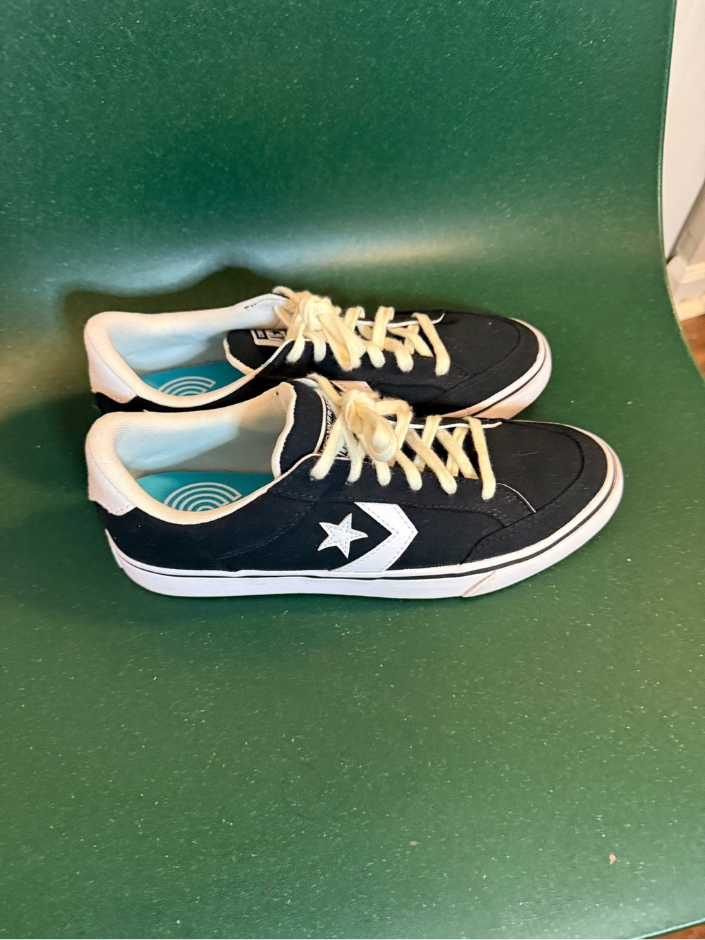 Converse Unisex Sneakers Black and White Tobin Low Men’s 8/ Women’s 9.5/UK7